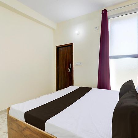 Chinhat Hotel O Rn מראה חיצוני תמונה