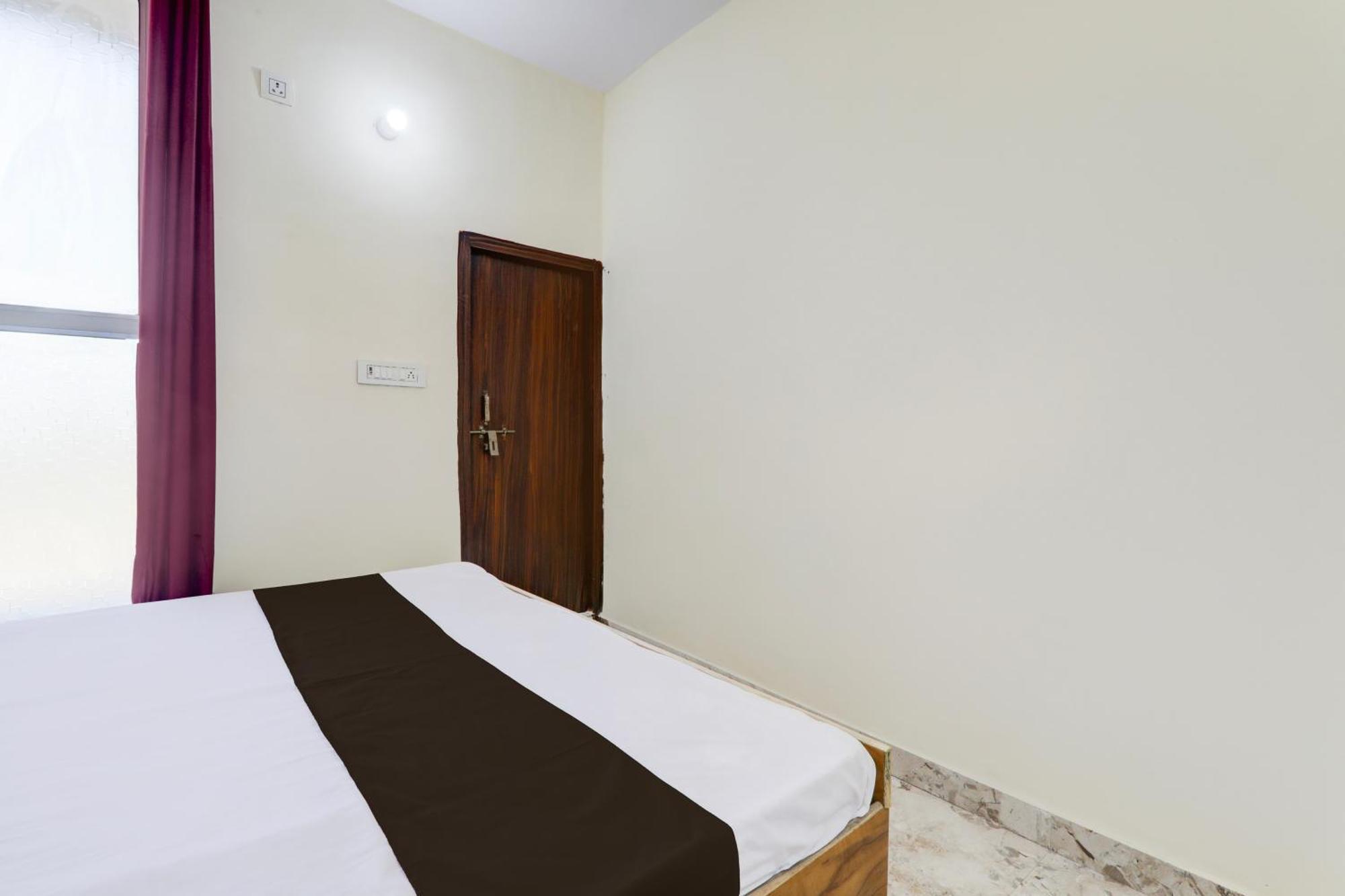 Chinhat Hotel O Rn מראה חיצוני תמונה