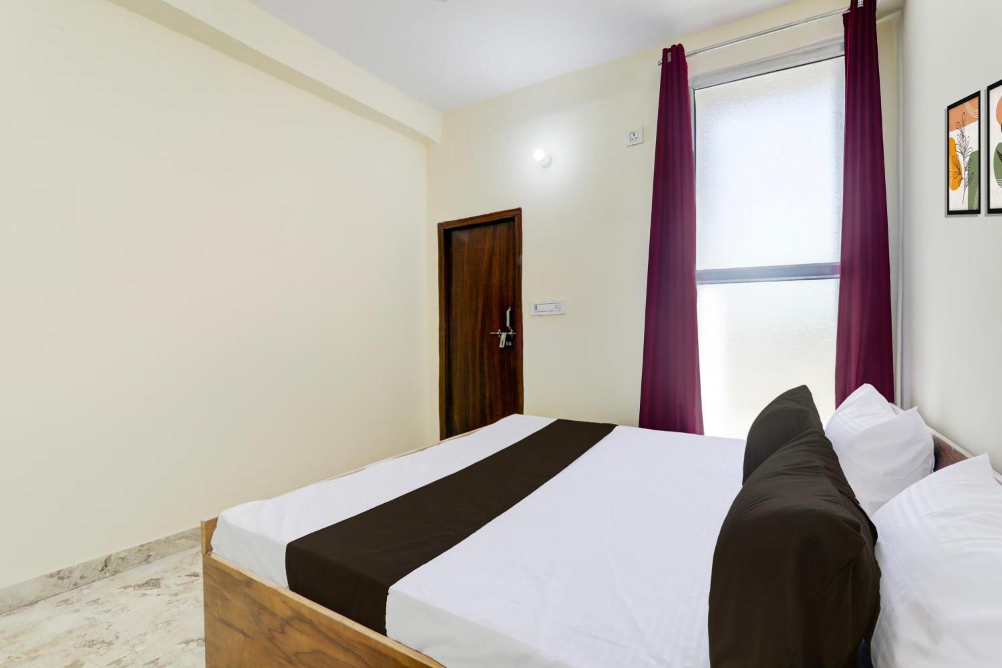 Chinhat Hotel O Rn מראה חיצוני תמונה