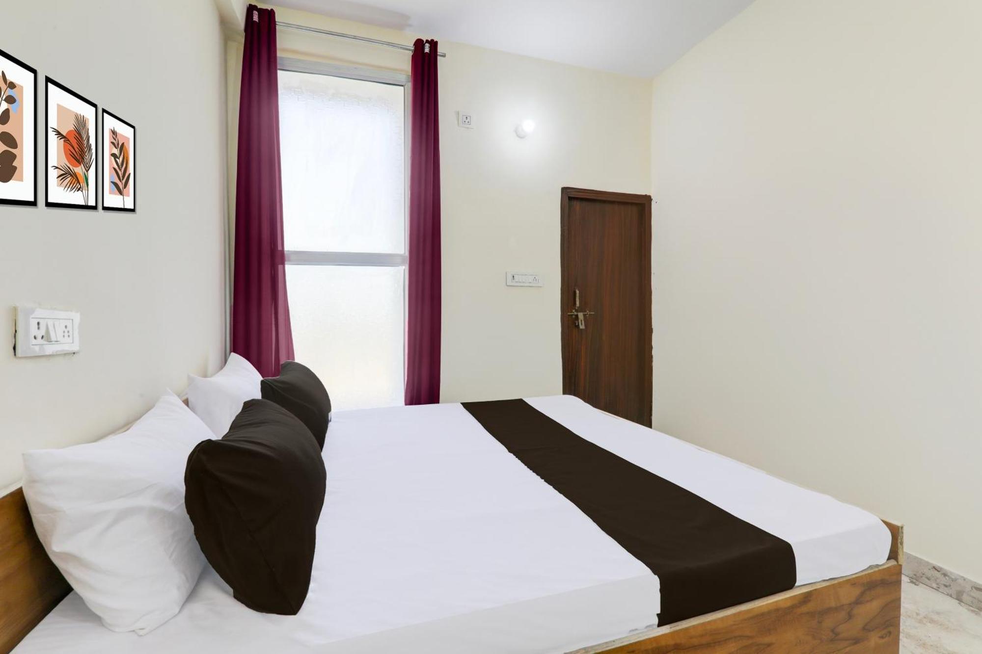 Chinhat Hotel O Rn מראה חיצוני תמונה