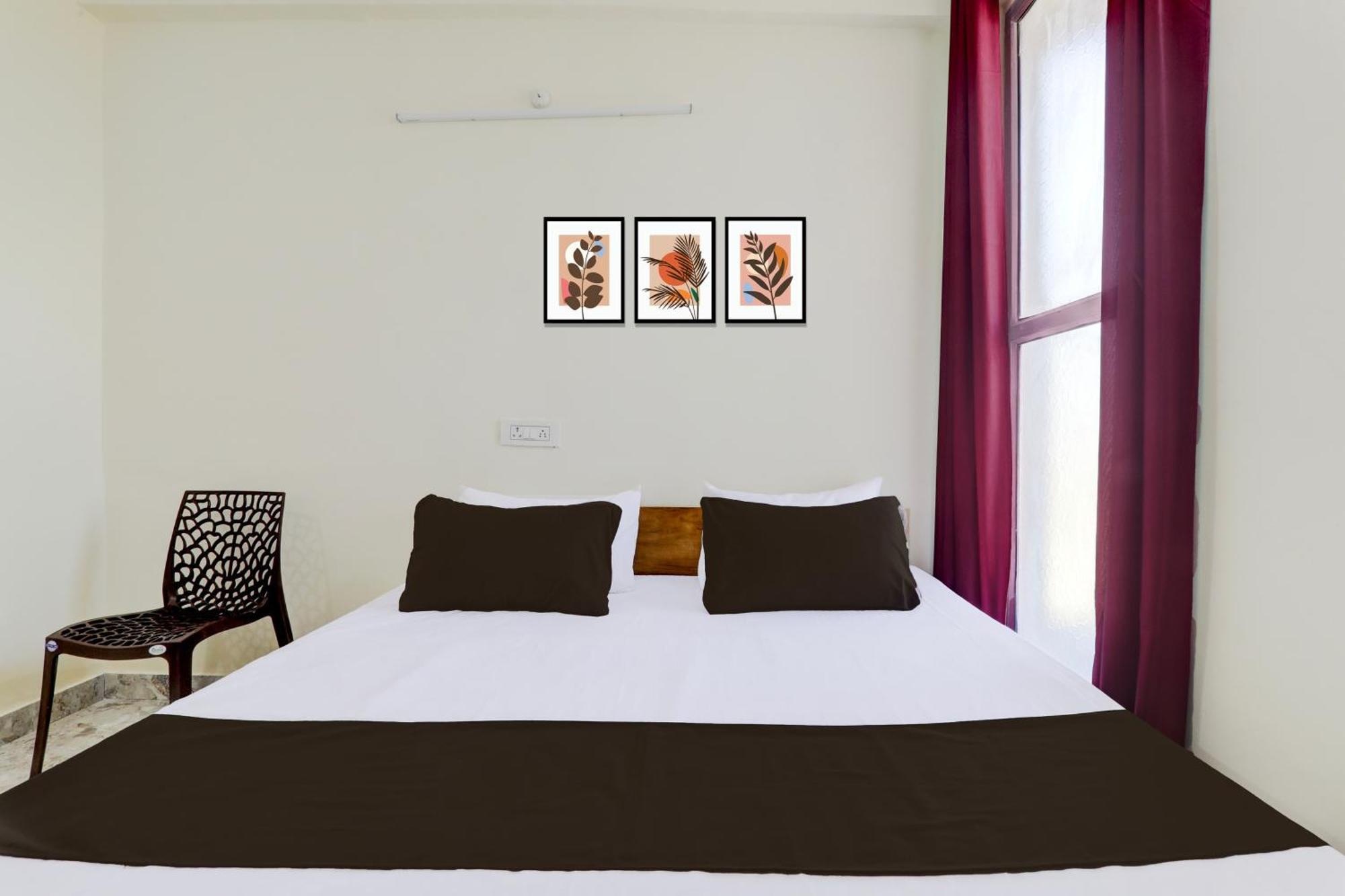 Chinhat Hotel O Rn מראה חיצוני תמונה