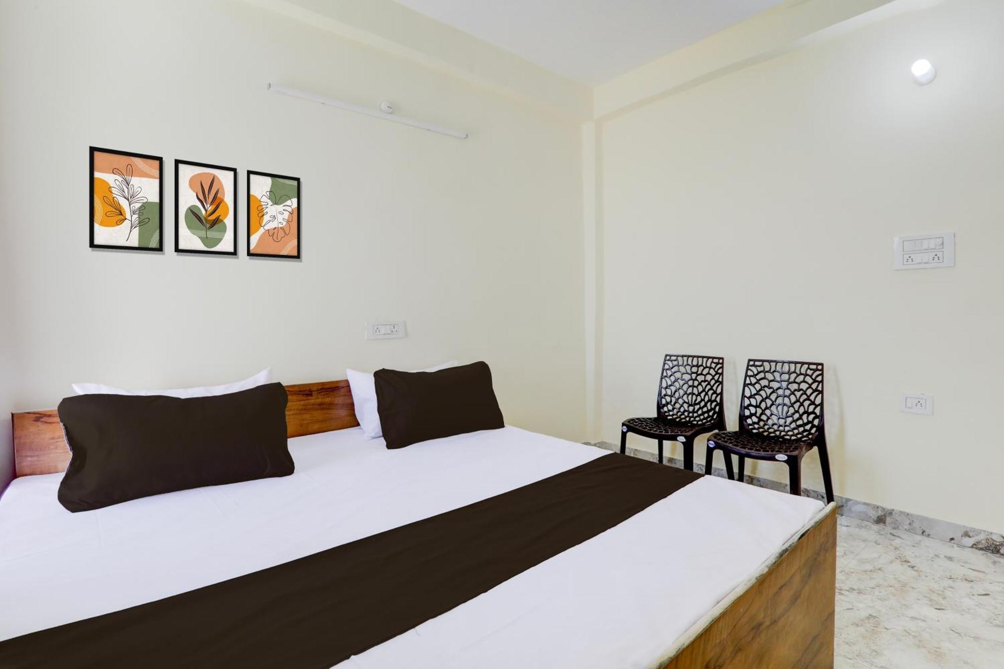 Chinhat Hotel O Rn מראה חיצוני תמונה