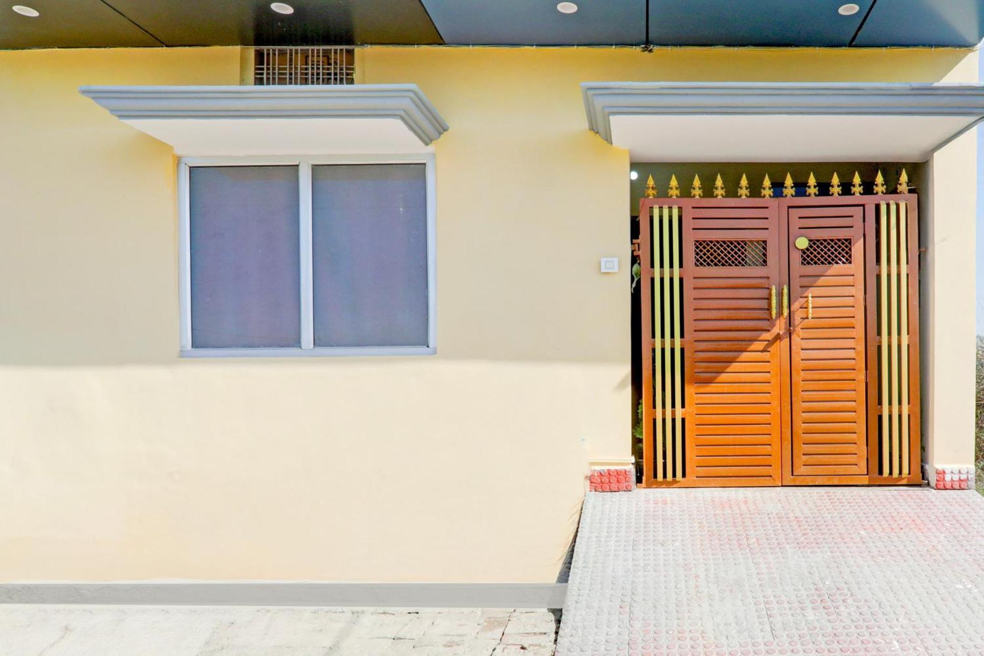 Chinhat Hotel O Rn מראה חיצוני תמונה